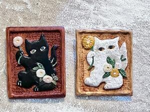 絵と木工のトリノコさん納品とヒグチユウコさんの缶（いただきもの）とまだ咲かない芍薬とMiko個展「ミコとネコと」9日目と見える猫と明日もやってます - 