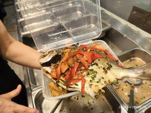 九龍灣兩餸飯店「50元大條蒸魚」　比外賣飯盒更大　網民：抵到爛 - 