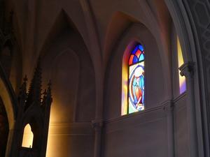 バラ窓やステンドグラスの光を通して♪　カトリック赤羽教会　in 赤羽 - 