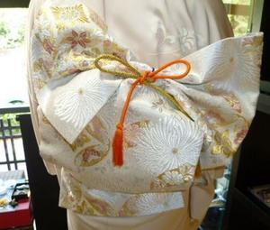 西陣まいづる琴糸織・鶴のお客様の琴糸織の着物姿1 - 
