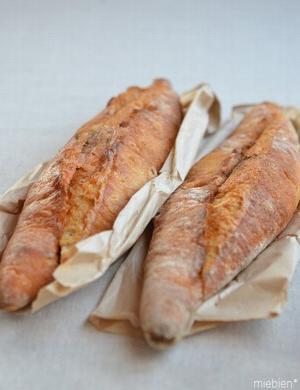 「painstock」明太フランス ／ 「Sailer」オーストリアのパン ／ 「鈴懸」和菓子 ／ 「DACOMECCA」明太バゲット ／ 福岡空港で冷凍モノ - ME?