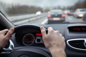 5 Very Essential Android Apps For Safe Car Driving - 