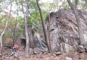 笛吹市　兜山の岩場でクライミング　　　　　Rock Climbing at Kabutoiwa in Fuefuki, Yamanashi - やっぱり自然が好き