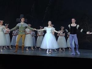 パリ国立オペラ座バレエ、”ジゼル”Ballet de l’Opera national de Paris. “Giselle” avec Myriam Ould-Braham - パリのおいしい日々５ Paris Gourmand 5