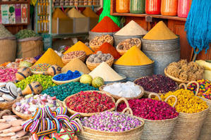 What are the benefits of exploring a destination through its food culture? - 