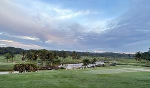 天気は良好　でもゴルフは大荒れ @Palm Resort Cempaka Course - 