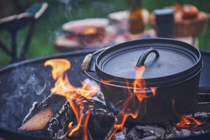 How to Prepare One-Pot Campfire Breakfast for a Group - 