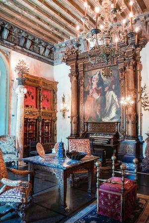 The Art of Collecting: Investing in Exquisite Objects for Your Lavish Home - 