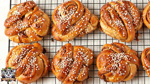 Easy Homemade Cinnamon Buns Recipe: Delicious Swedish Kanelbullar - 