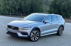  Volvo V60 Cross Country: Rugged Wagon with Off-Road Capability and Comfort - 