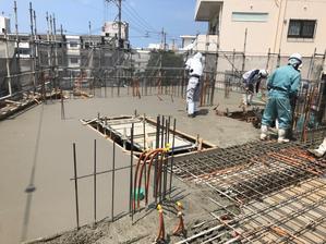 ５月８日、浦添市の打設工事 - 