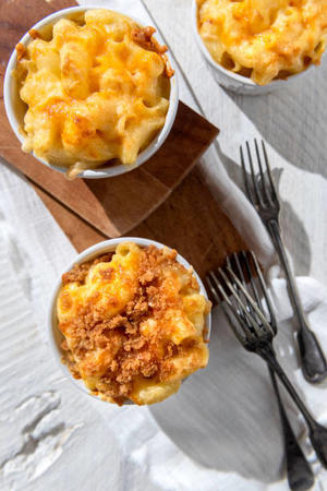 How do you make a dairy-free macaroni and cheese alternative that's still rich and creamy? - 