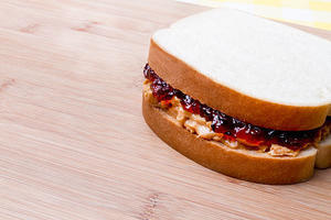 What are the best jelly sandwich combinations for a delightful lunch? - 