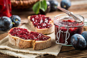 What are some quick and easy jelly sandwich recipes for busy mornings? - 
