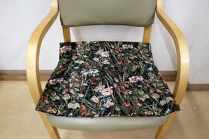 裁縫　～ 座椅子にも使えるクッション ～ - 