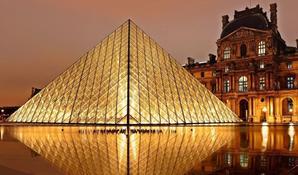 Louvre Museum: Where Art Meets History - 