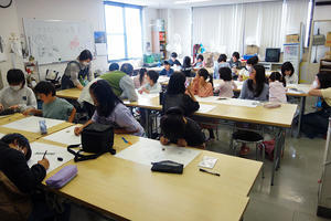 今日の児童画クラス一般学生クラス - 大阪の絵画教室｜アトリエＴＯＤＡＹ