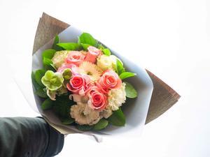お誕生日に花束。「ピンク系でおしゃれに」。西区西町北にお届け。2024/05/06。 - 札幌　花屋　meLL flowers