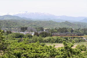 飯豊山と新緑の一ノ戸川橋梁　- 2024年春・磐越西線 - - ねこの撮った汽車