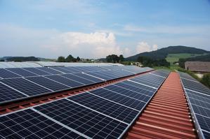 Breakthrough in Renewable Energy: New Solar Panel Design Sets Efficiency Record - 