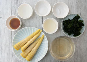 SIMMERED BAMBOO SHOOTS WITH WAKAME SEAWEED - 