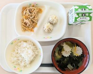 ５月１３日　豚肉キムチ炒め - 笑顔輝く 六郷小学校ブログ