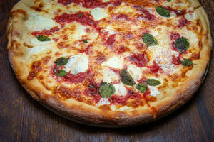 What Makes New York Style Pizza Irresistible? - 