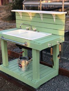 How much does an outdoor kitchen cost to build? - 