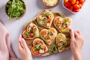 Spice Up Your Pizza Night with These Mini Pizza Creations!  - 