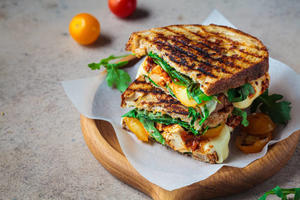 How Do I Achieve the Ideal Crunch in a Grilled Cheese Sandwich? - 