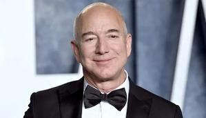 De aandelen van Amazon bereiken een recordhoogte, waardoor Jeff Bezos $3,3 miljard rijker wordt - 