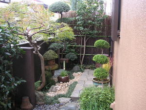 【天然素材の垣根は心地よい風情と情緒があります】 - 庭の写真館