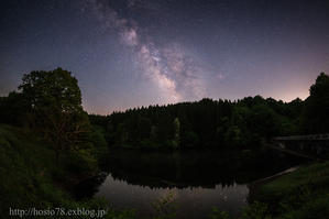 ダム湖の星空 - デジタルで見ていた風景