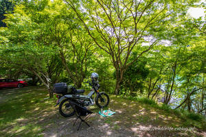 新緑、木漏れ日のダム湖の畔 ☆ チェアリング ♪ - オートバイ乗りのひとり言　