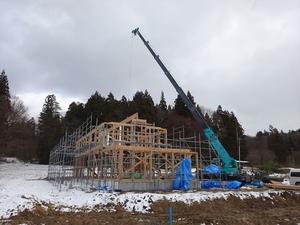 「砂子の家」　現地での建て方作業が進行中です。 - 岩井沢工務所の現場日記