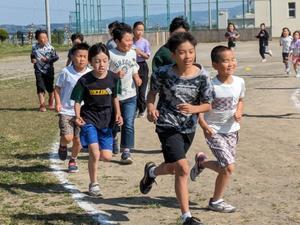 ５月２３日　マラソン記録会に向けて - 笑顔輝く 六郷小学校ブログ