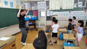 ５月２３日　初めてのＡＬＴ交流 - 笑顔輝く 六郷小学校ブログ