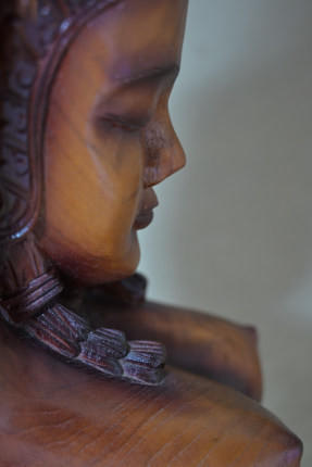 木彫女性立像 ② - かたくち鰯の写真日記２