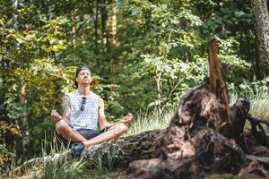 Mindful Meditation: A Beginner's Guide to Inner Calm - 