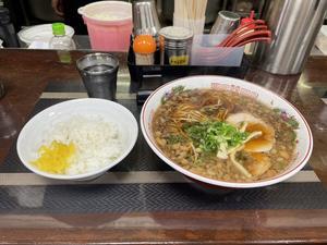 美味しいと評判のラーメン屋へ行きました