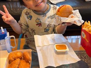 孫守りの日はマクドナルドと鰻重 - 人形町からごちそうさま