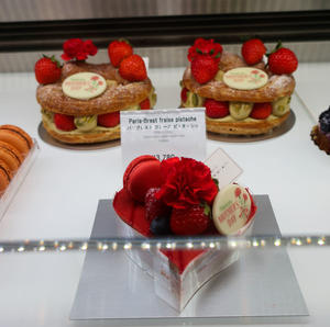 パティスリー・サダハル・アオキ・パリ　アトリエ軽井沢店 ＊ おいしいパンと美しい母の日のケーキ♪ - ぴきょログ～軽井沢でぐーたら生活～