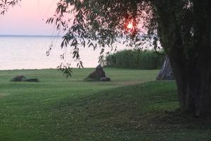 湖の夕日と蛍うれしい記念日 - イタリア写真草子