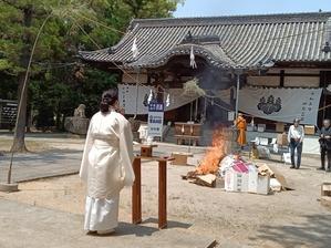 朔日参りの神社にて - つれづれ日記Ⅱ