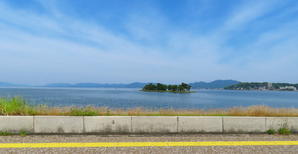今日は宍道湖北西岸のカフェと北岸のパン屋に行きました。 - 衰退国家の片隅で