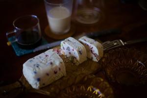 夏のお菓子：水切りヨーグルトのカッサータ、羊文学はハルキストに非ず - 世話要らずの庭