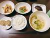 今日の献立 - &#127803;ひまわり荘　夕食&#127803;　彩り野菜のとろ旨水餃子スープ 、ジューシー肉焼売の蒸籠仕立て、香ばし竹輪の炒め香味、シャキシャキ水菜とパプリカの彩りサラダ、エクレア