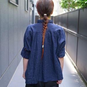 リネンのギャザーブラウス