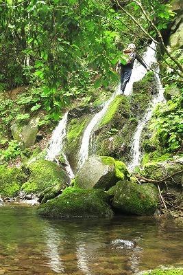 沢登りとイワナの燻製