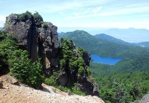 上信越　志賀高原　四十八池から登る赤岩山　　　　　Mount Akaishi in Jōshin'etsu-kōgen National Park - やっぱり自然が好き